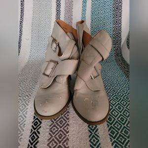 Ankle boots